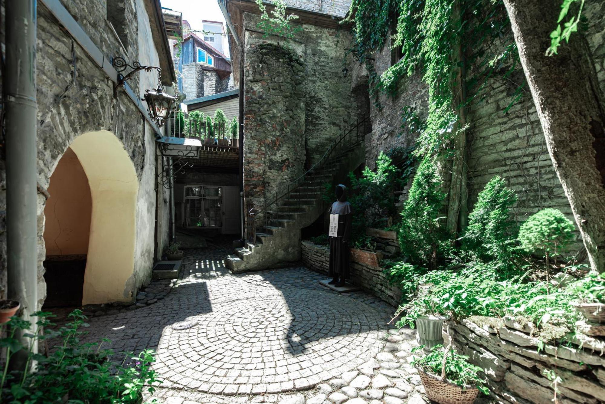 Airhome - Old Dominican Monastery Tallinn Ngoại thất bức ảnh